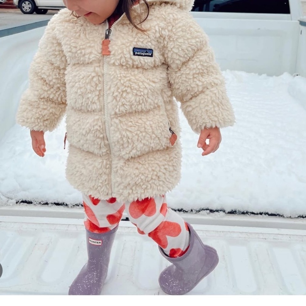 Patagonia GIRLS Cream Sherpa Hooded Coat - Picture 9 of 9